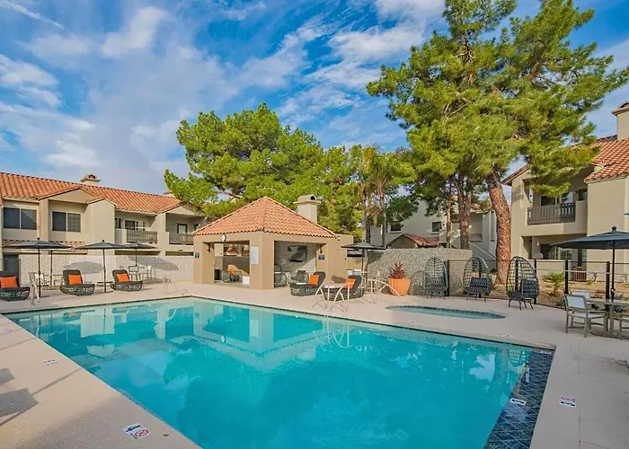 2 Pools With 1 Bedroom And 2 Ba Brand New Fresh Unit - H1162